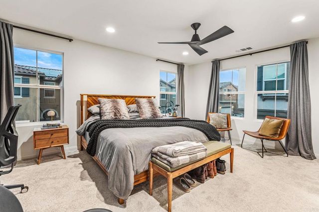 506 Willowmore Street, Vista, CA 92081