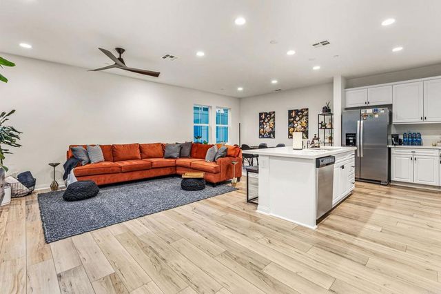 506 Willowmore Street, Vista, CA 92081