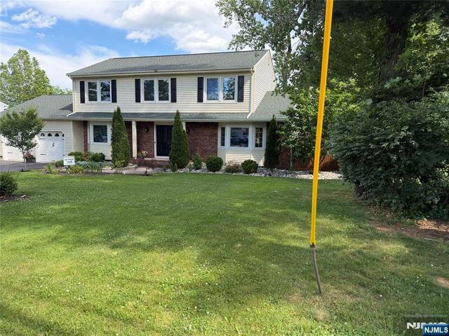 73 Hillside Avenue, Roxbury Township, NJ 07876