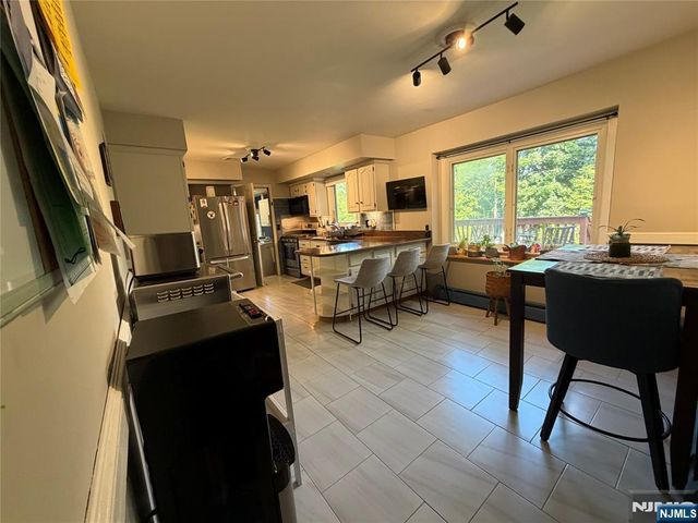 73 Hillside Avenue, Roxbury Township, NJ 07876