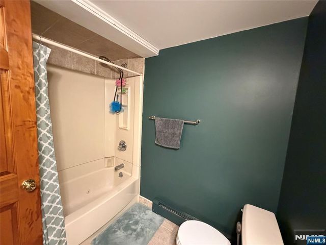 73 Hillside Avenue, Roxbury Township, NJ 07876