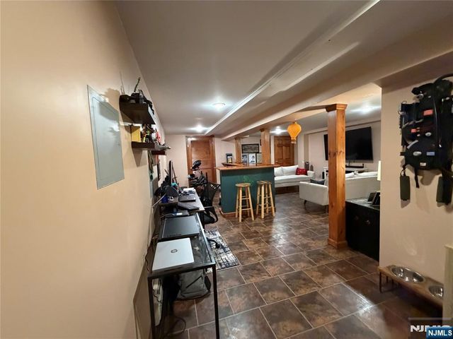 73 Hillside Avenue, Roxbury Township, NJ 07876