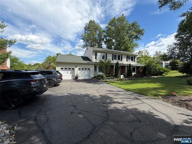73 Hillside Avenue, Roxbury Township, NJ 07876
