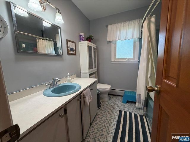 73 Hillside Avenue, Roxbury Township, NJ 07876