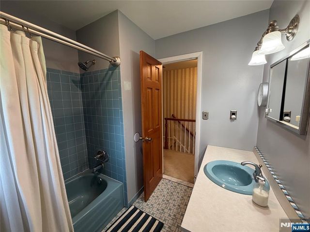 73 Hillside Avenue, Roxbury Township, NJ 07876