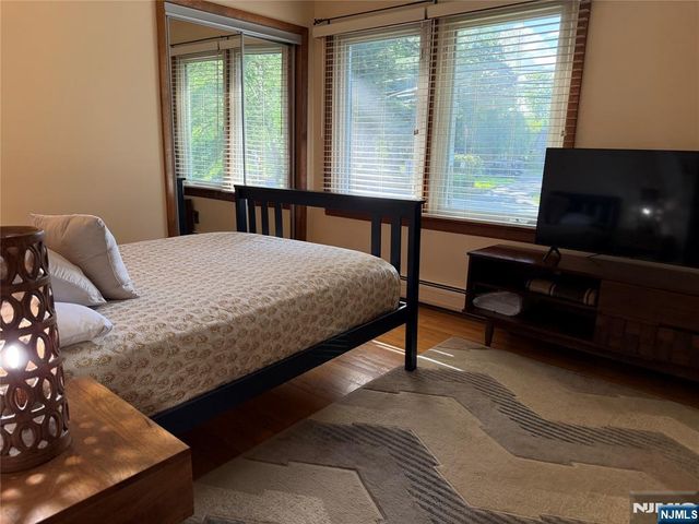 73 Hillside Avenue, Roxbury Township, NJ 07876