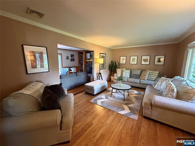 73 Hillside Avenue, Roxbury Township, NJ 07876