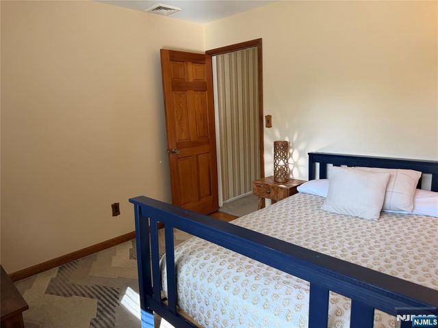 73 Hillside Avenue, Roxbury Township, NJ 07876