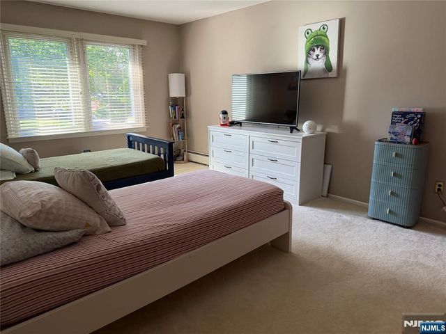 73 Hillside Avenue, Roxbury Township, NJ 07876