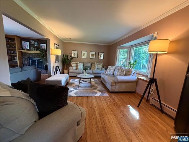 73 Hillside Avenue, Roxbury Township, NJ 07876