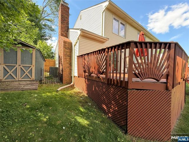 73 Hillside Avenue, Roxbury Township, NJ 07876