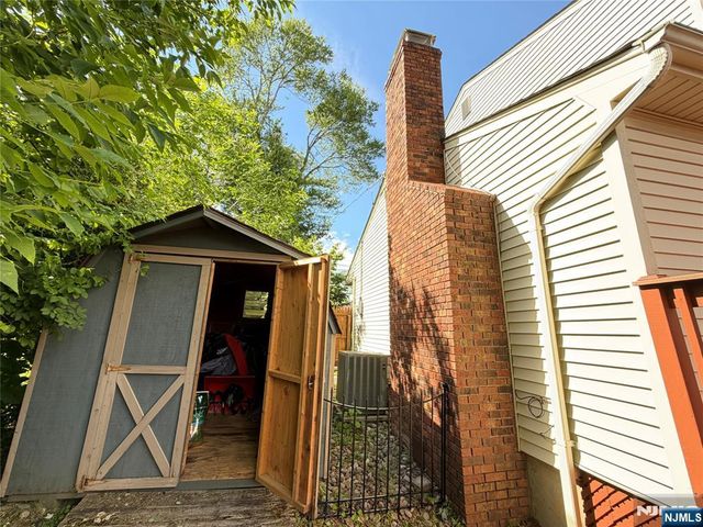 73 Hillside Avenue, Roxbury Township, NJ 07876