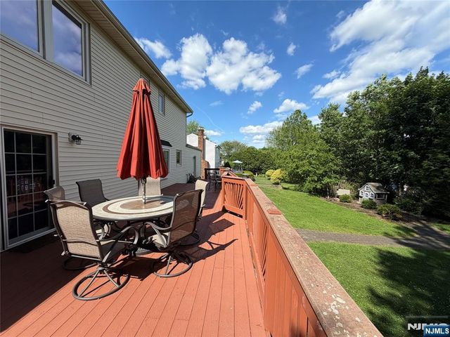 73 Hillside Avenue, Roxbury Township, NJ 07876
