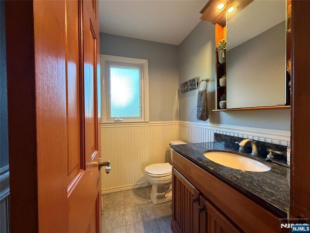 73 Hillside Avenue, Roxbury Township, NJ 07876