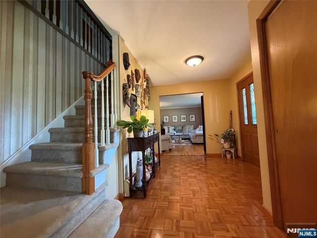 73 Hillside Avenue, Roxbury Township, NJ 07876