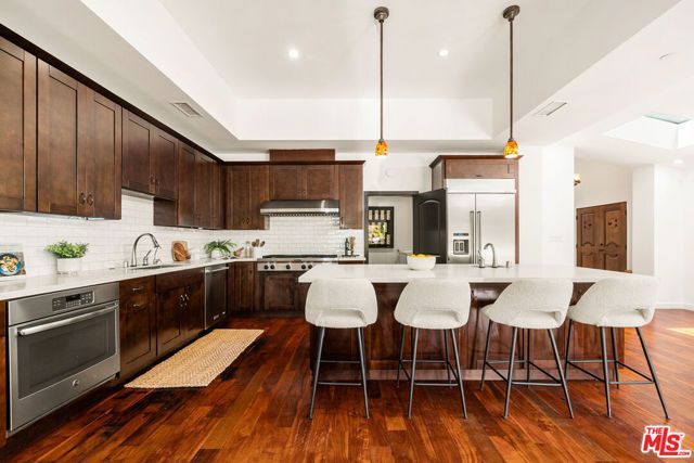 8836 Wonderland Avenue, Los Angeles, CA 90046