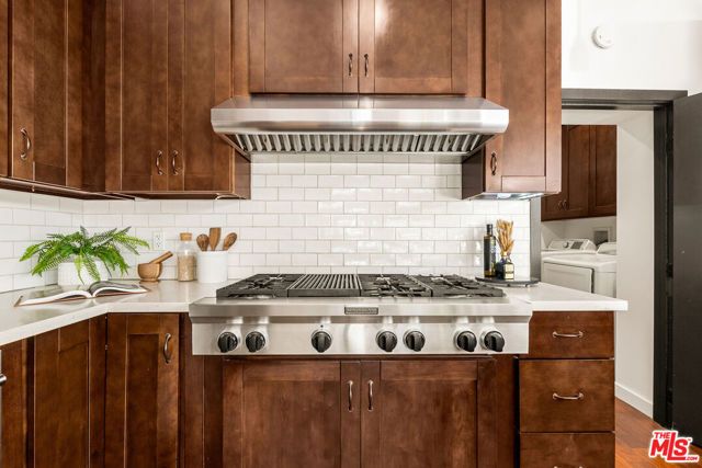 8836 Wonderland Avenue, Los Angeles, CA 90046
