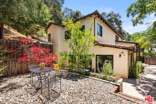 8836 Wonderland Avenue, Los Angeles, CA 90046