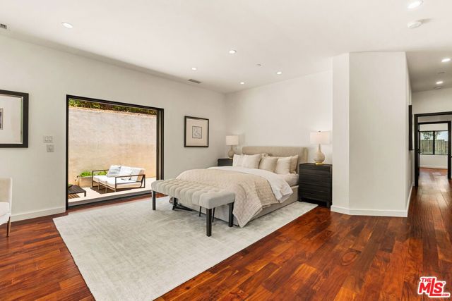 8836 Wonderland Avenue, Los Angeles, CA 90046