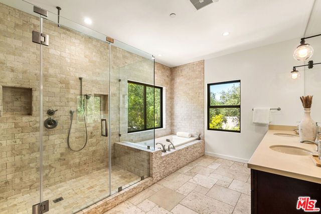 8836 Wonderland Avenue, Los Angeles, CA 90046