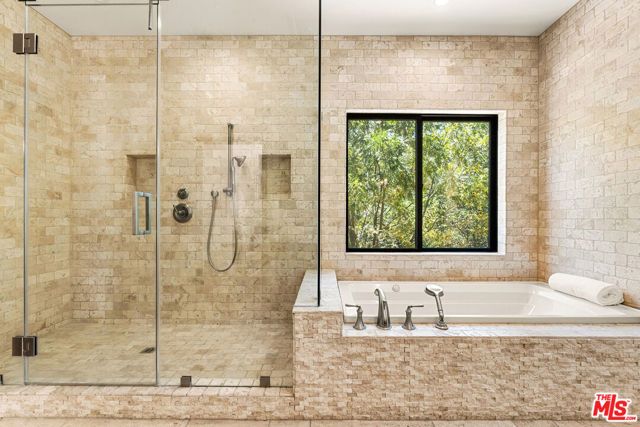 8836 Wonderland Avenue, Los Angeles, CA 90046