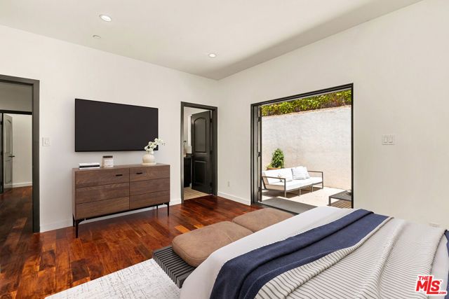 8836 Wonderland Avenue, Los Angeles, CA 90046