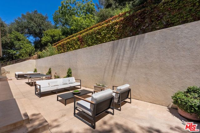 8836 Wonderland Avenue, Los Angeles, CA 90046