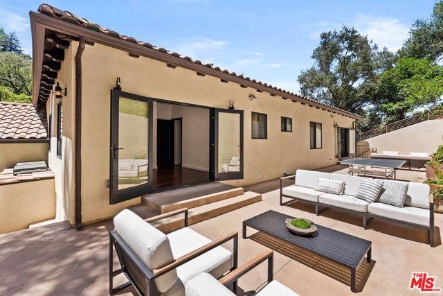 8836 Wonderland Avenue, Los Angeles, CA 90046