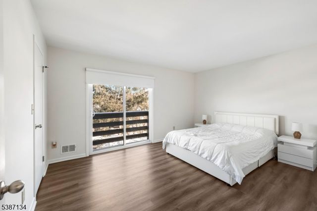 1002 Spruce Hills Dr 1002, Glen Gardner Boro, NJ 08826