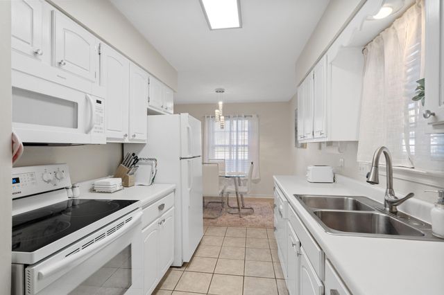 810 S FAIRVIEW RD A, Columbia, MO 65203