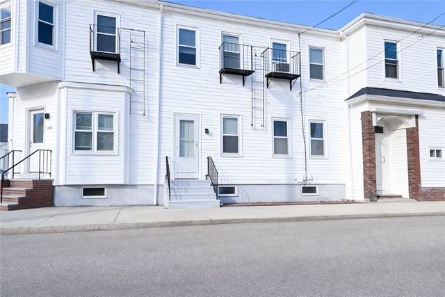 215 State Street B, Bristol, RI 02809