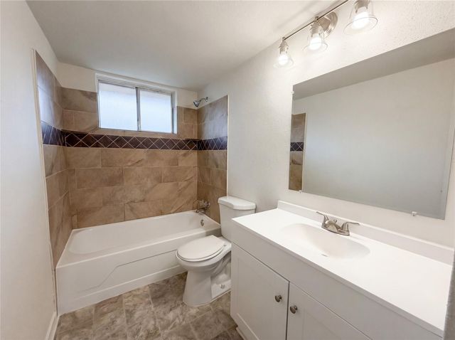 4207 Fallen Oaks Drive, Houston, TX 77091