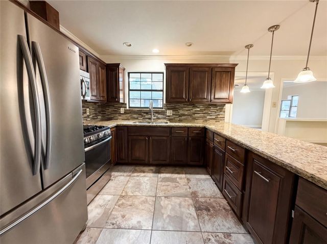 4207 Fallen Oaks Drive, Houston, TX 77091