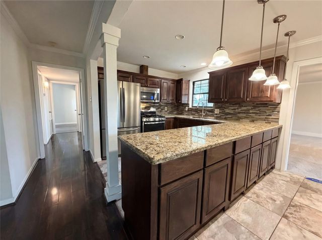 4207 Fallen Oaks Drive, Houston, TX 77091