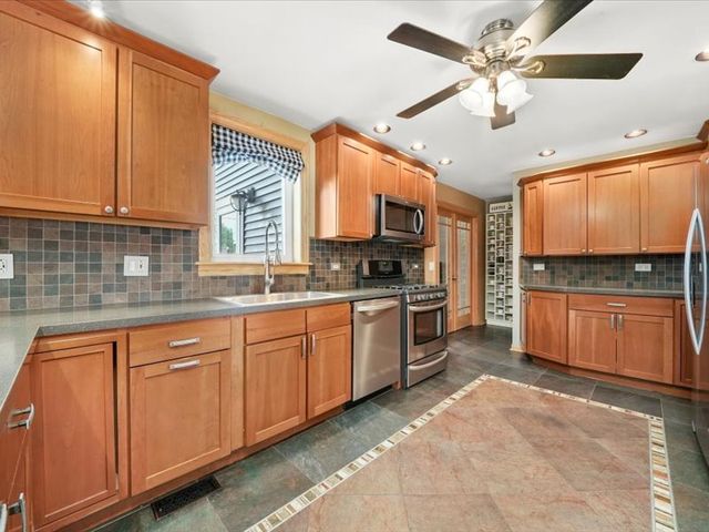 5622 S Oak Park Avenue, Chicago, IL 60638