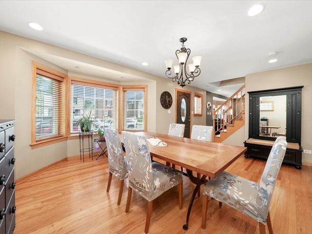 5622 S Oak Park Avenue, Chicago, IL 60638