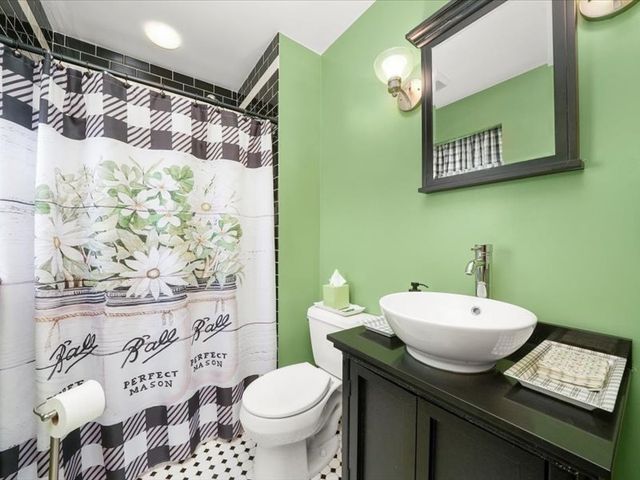 5622 S Oak Park Avenue, Chicago, IL 60638