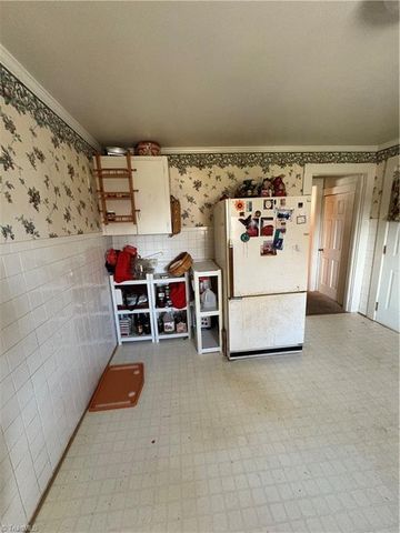 2619 Phillips Avenue, Greensboro, NC 27405