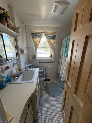 2619 Phillips Avenue, Greensboro, NC 27405