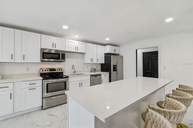 8737 BAY POINTE DRIVE, Tampa, FL 33615