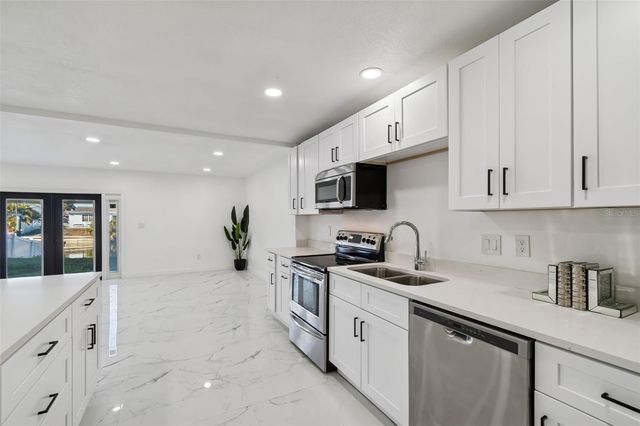 8737 BAY POINTE DRIVE, Tampa, FL 33615