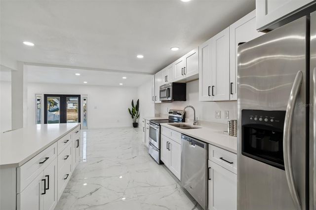 8737 BAY POINTE DRIVE, Tampa, FL 33615