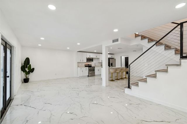 8737 BAY POINTE DRIVE, Tampa, FL 33615