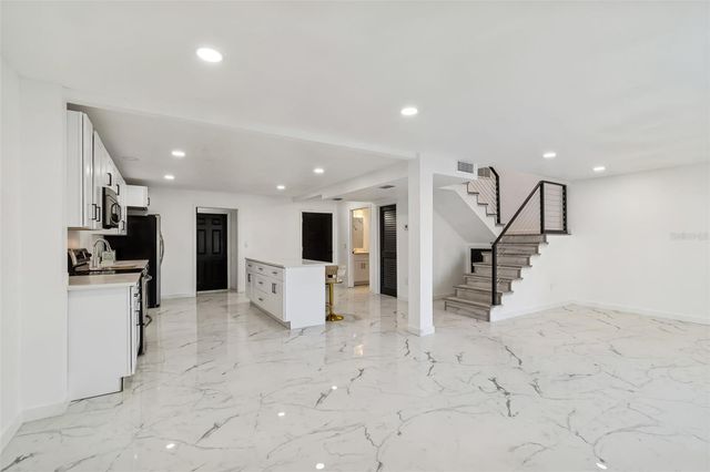 8737 BAY POINTE DRIVE, Tampa, FL 33615