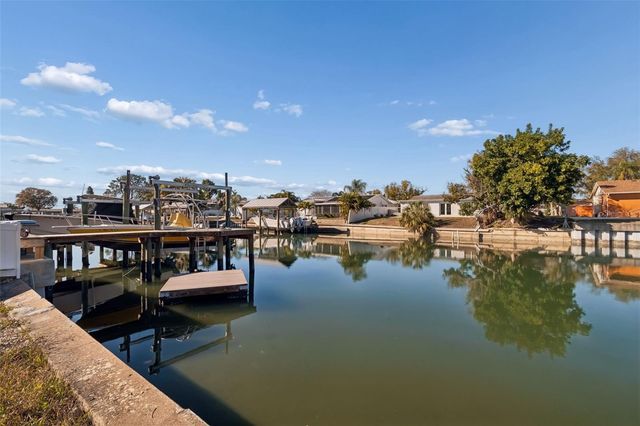 8737 BAY POINTE DRIVE, Tampa, FL 33615