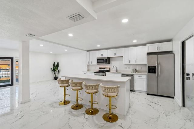 8737 BAY POINTE DRIVE, Tampa, FL 33615