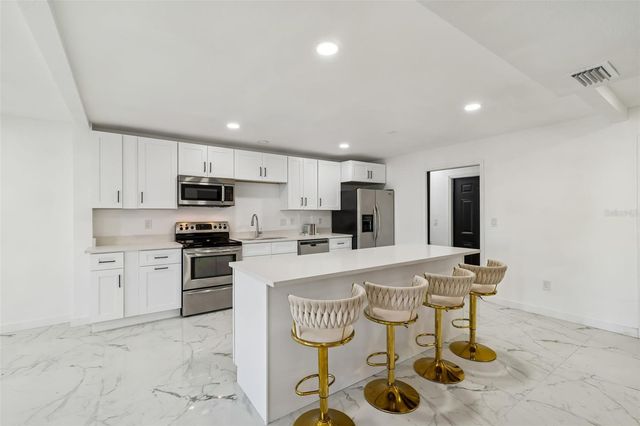 8737 BAY POINTE DRIVE, Tampa, FL 33615