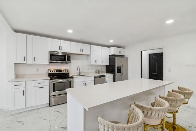 8737 BAY POINTE DRIVE, Tampa, FL 33615