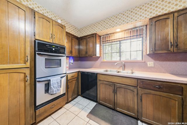 323 Madrid, Universal City, TX 78148