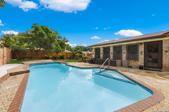 323 Madrid, Universal City, TX 78148
